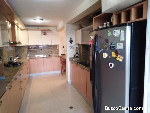 AMPLIO APARTAMENTO DUPLEX EN NVA. BARCELONA, CERCA DE CASA DEL GOBERNADOR, AV RIO.