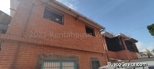 Se vende Casa Los Dos Caminos MLS 22-1585