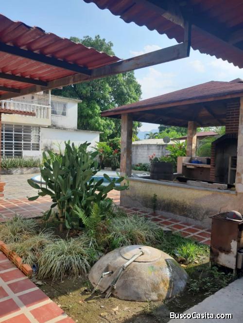 Vende casa de dos plantas en Guacara, Sector El Sisal