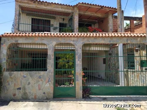Hermosa casa en el centro de Valencia con 4 cuartos, 2 baños