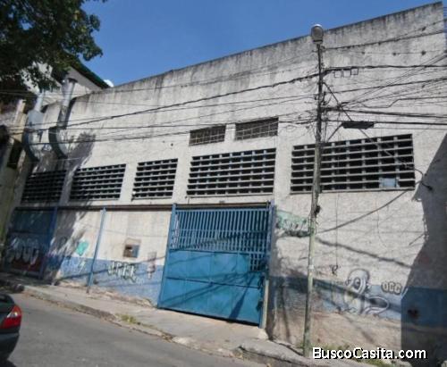 Se vende galpón Catia MLS 21-14839