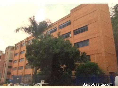 Se vende edificio La Urbina MLS 20-12949