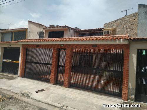 CASA EN VENTA URB. BOSQUESERINO 