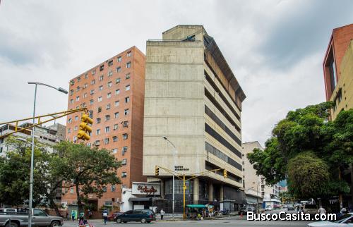 Se Vende Oficina En Sabana Grande entre la Avenida Casanova y Libertador