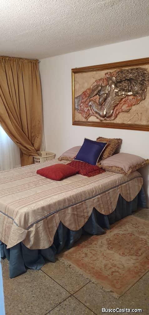 Alquilo apartamento en la Mora