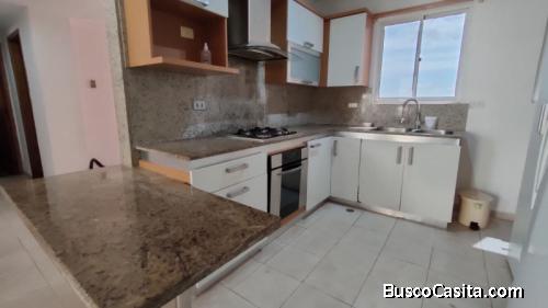 Bello Apartamento en Alquiler  Res Parque Santa Lucia