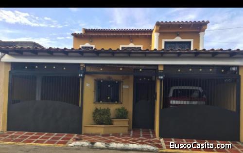 Vendo hermosa casa lujosa de 2 niveles con portones electricos y puertas de seguridad viso
