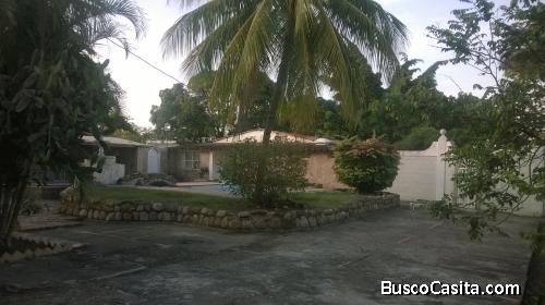 Venta por emergencia casa granja el cuji. Lara