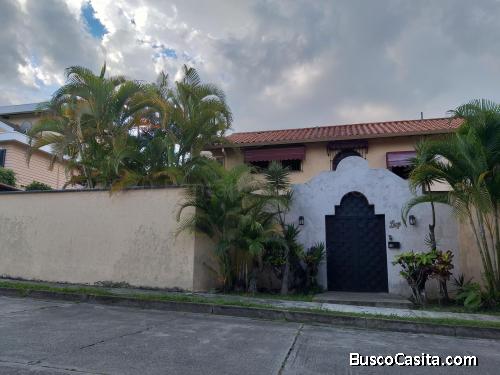 Casa en venta Lomas de la lagunita EQ21-1962