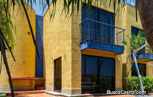SE VENDE TOWNHOUSE EN PORTO NOVO, PUERTO ENCANTADO, HIGUEROTE
