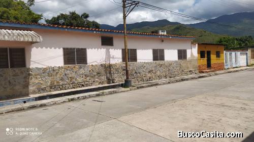 Lismar Ledezma Vende Casa En Montalban, Cerca De La Plaza Bolivar, Fot-246