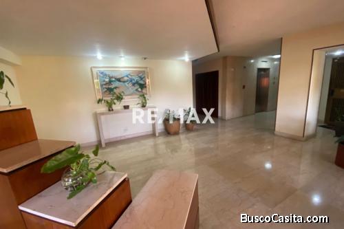 Venta de Apartamento   *Edificio Lomas del Viento* (diagonal a Banco Mara) 