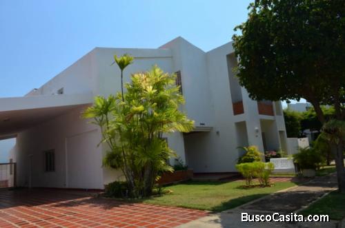 Bella Casa  en Venta Fuerzas Armadas   