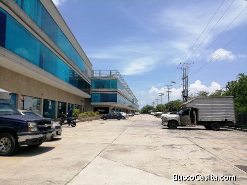 Oficina en El C. C. Aerocentro - 33 m² - Foof - 061