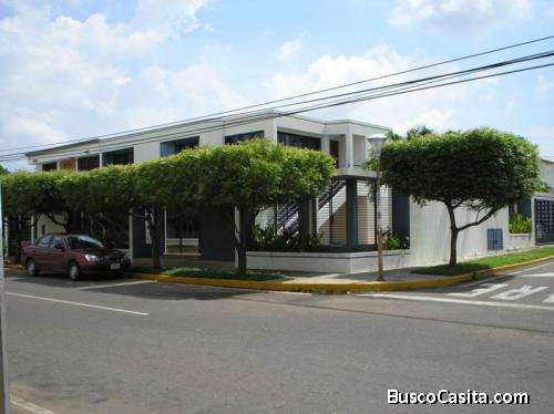 Bella Casa  en Venta  Urb el Naranjal  Maracaibo