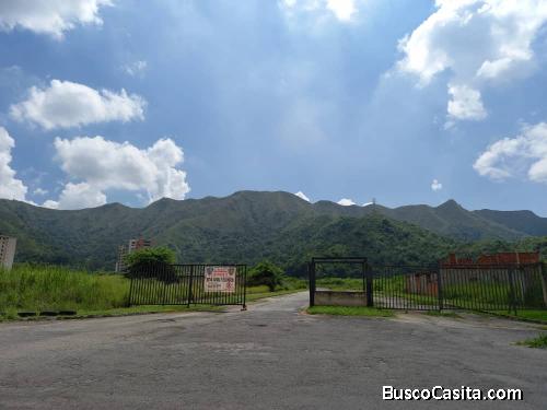 SKY GROUP Vende parcela de terreno en Ciudad Jardín Mañongo