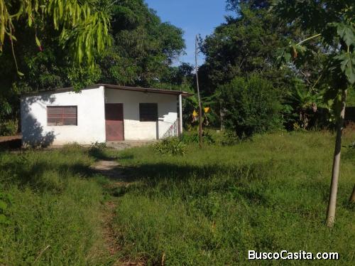 Terreno Estado Miranda con 3024,00 met una vivienda en construida antigua y una en plena construcc