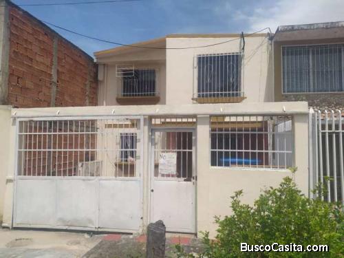 Se Vende Casa en la Urb. La Isabelica. Código: Foc-1130
