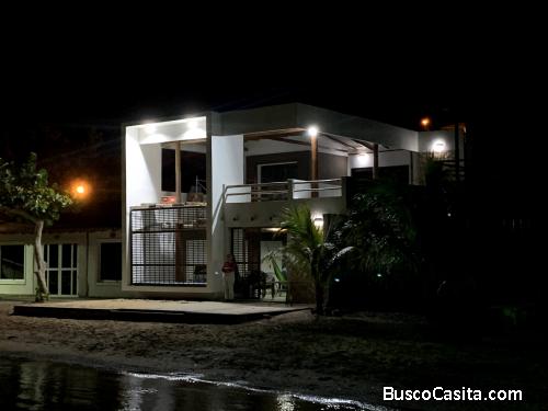 SE VENDE HERMOSA CASA DE PLAYA EN ENSENADA HONDA.CUMANA. EDO SUCRE