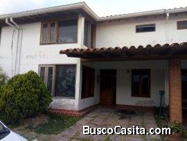 ¡EXTRAORDINARIA OPORTUNIDAD PARA TU FAMILIA! Vendo hermosa casa cómoda y confortable 