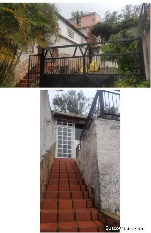 Se vende casa en San Antonio de los Altos en muy buen estado 418 mts2 con anexo y terreno