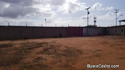 Patio Empresarial en El Tigrito. En venta 