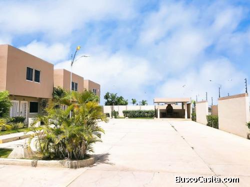 Mar Oriente, Nueva Barcelona. Amplio Town House en venta 