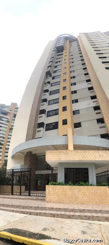 Mariany Longa Vende apartamento en Valle Blanco Res Estratosfera FOA-1877