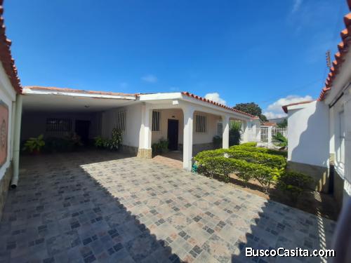 SKY GROUP VENDE CASA EN CIUDAD ALIANZA