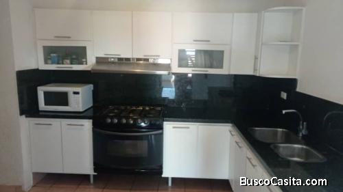 Se Vende Apartamento Montanar. Sector La Lago. 