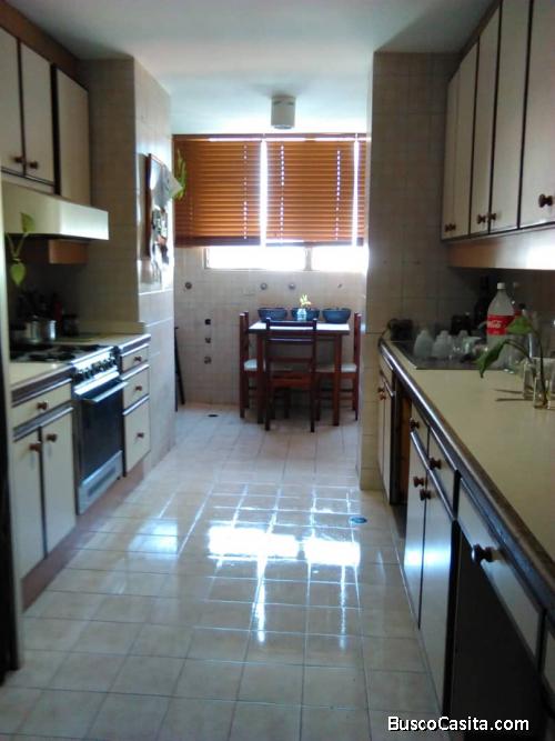 Se Vende Apartamento Edificio Sorocaima la Lago Maracaibo