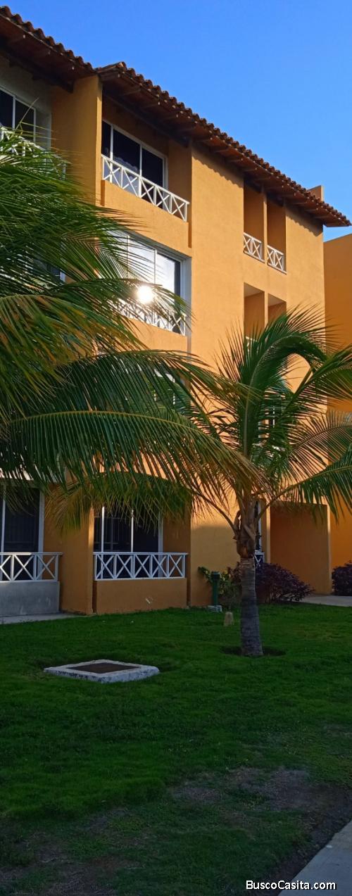 Thai, Lechería. Apartamento en PB en venta