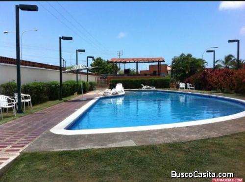 EN VENTA EXCLUSIVO TONW HOUSE EN LA ISLA DE MARGARITA  URB PRIVADA 