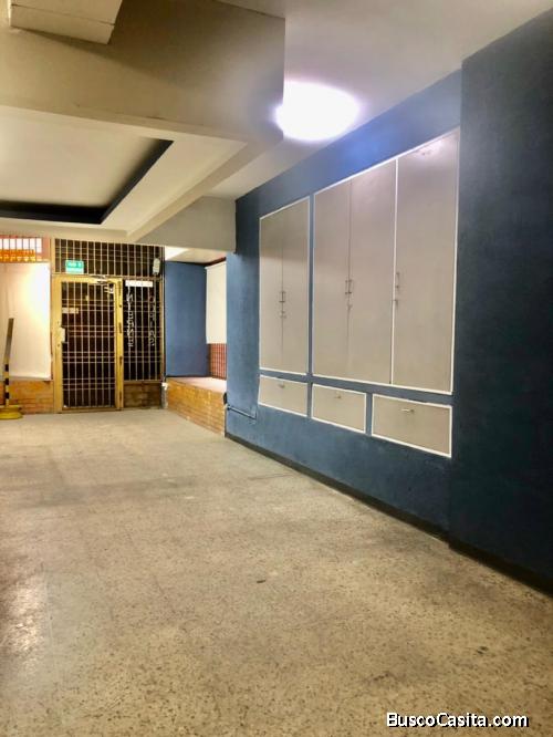 EN VENTA LOCAL COMERCIAL DE 2 NIVELES DE 155MTS2 UBICADO EN AV. PRINCIPAL DE BELLA VISTA; CALLE DE A