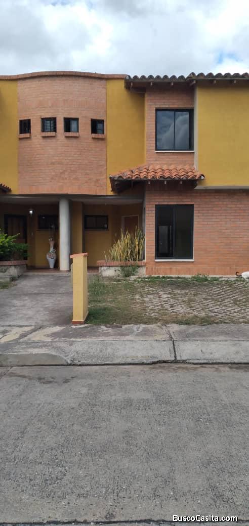 Alquilo TownHouse 2 niveles Conjunto Residencial Terrazas de San Diego. Carabobo. 