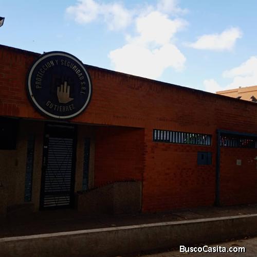 Casa comercial en Caracas, Urb. Los Chaguaramos EN VENTA