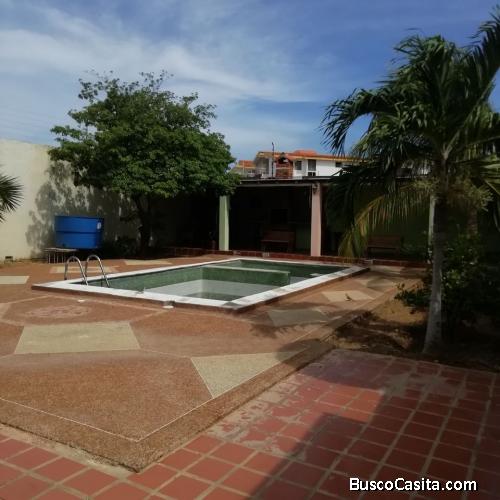 CASA QUINTA CON BUEN POTENCIAL