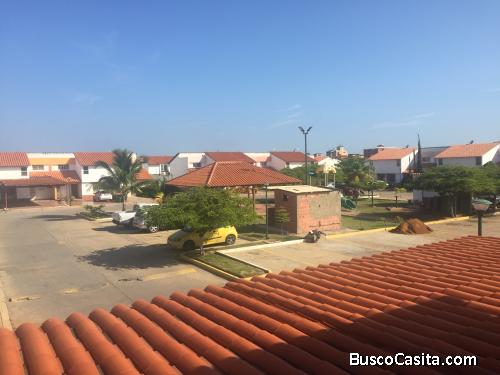 EN VENTA HERMOSO TH EN NUEVA BARCELONA