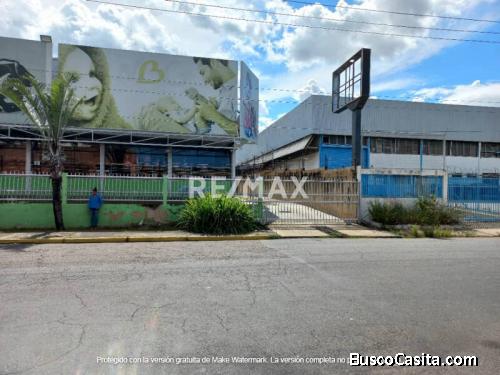 Galpón de Depósito en Alquiler Castillito Zona Industrial