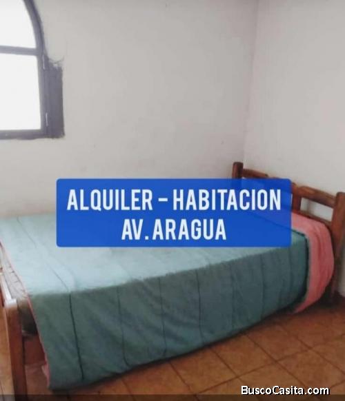 SE ALQUILA HABITACION EN AV ARAGUA 04124390854
