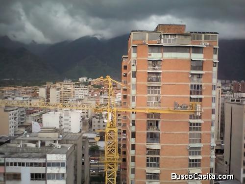 AMPLIO Y HERMOSO APARTAMENTO EN CHACAO