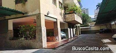 AMPLIO APARTAMENTO CON BELLA VISTA.