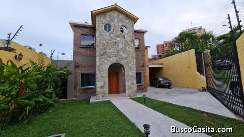 Venta De Impecable Quinta En El Parral Calle Cerrada