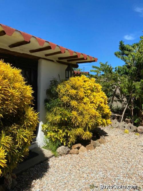 Acogedora casa estilo campestre a un 1 km. de la playa