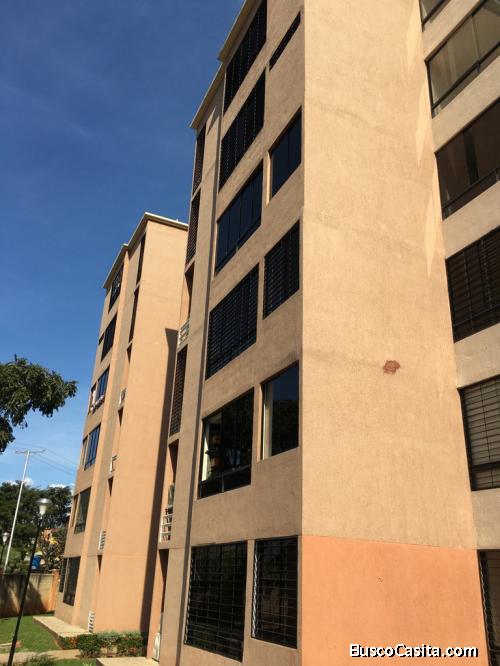 Apartamento en San Diego, Urb. Valle Topacio. OBRA BLANCA  