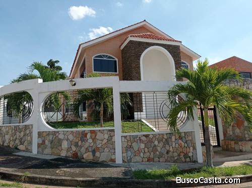 Casa en Altos De Guataparo Código 130141