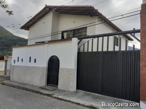 Se vende hermosa casa de dos pisos 