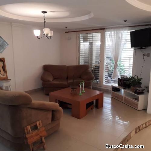 Vendo Casa de dos niveles en Prebo. Para renovar