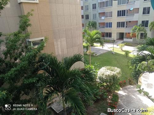 Yosmar Muñoz vende apartamento en Residencias Paso Real. FOA-1986