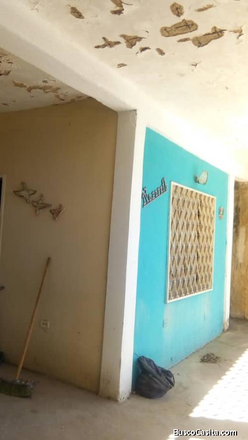 Vendo casa en la Macarena ll 